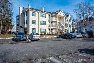 92 Albury Way, North Brunswick, NJ 08902