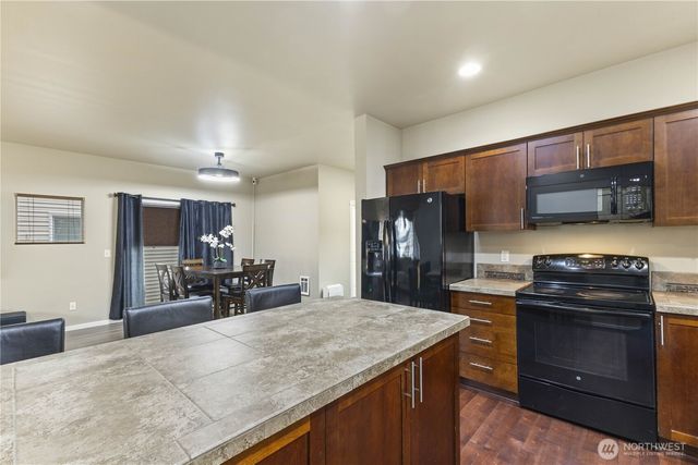 4241 Q St NE, Auburn, WA 98002