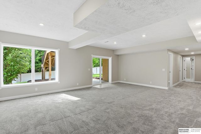 9010 S 21st Street, Bellevue, NE 68147