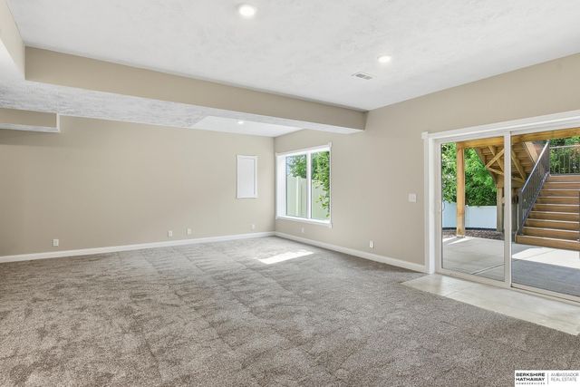 9010 S 21st Street, Bellevue, NE 68147