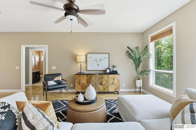 9010 S 21st Street, Bellevue, NE 68147