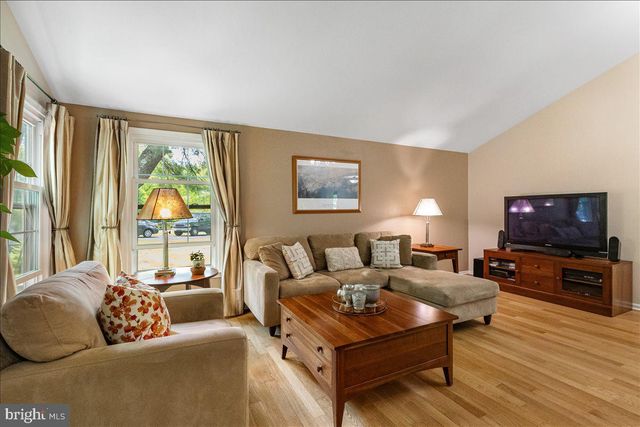 3 STRATHMORE PL, Princeton Junction, NJ 08550