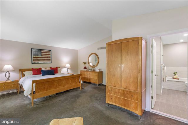 3 STRATHMORE PL, Princeton Junction, NJ 08550