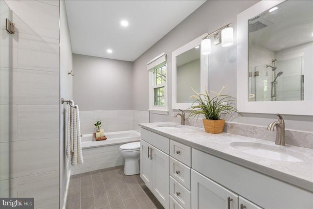 3 STRATHMORE PL, Princeton Junction, NJ 08550