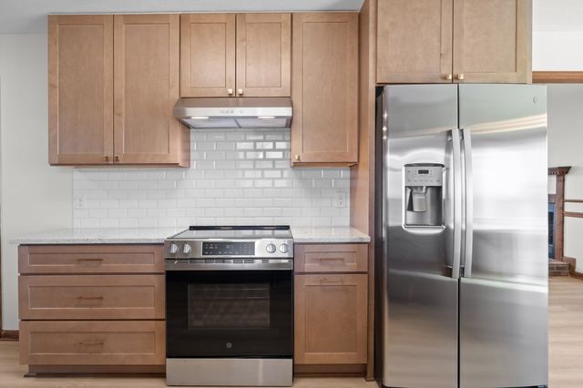 1024 E Piney Rd, Dickson, TN 37055