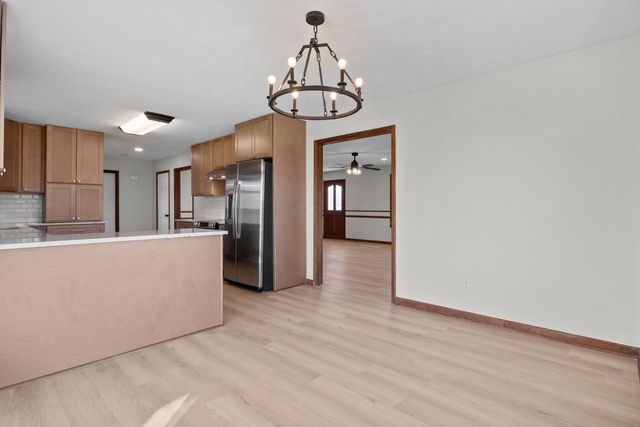 1024 E Piney Rd, Dickson, TN 37055