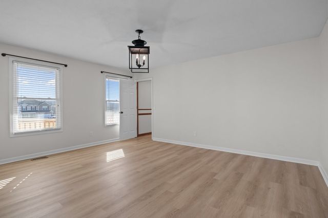 1024 E Piney Rd, Dickson, TN 37055