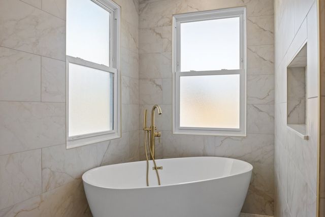 1024 E Piney Rd, Dickson, TN 37055