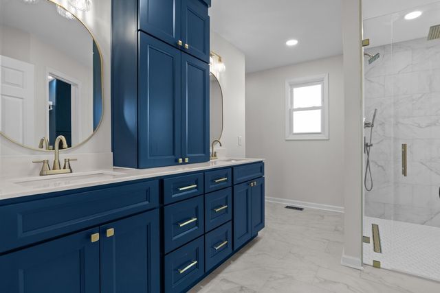 1024 E Piney Rd, Dickson, TN 37055