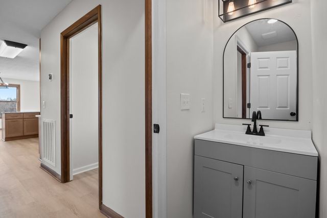 1024 E Piney Rd, Dickson, TN 37055