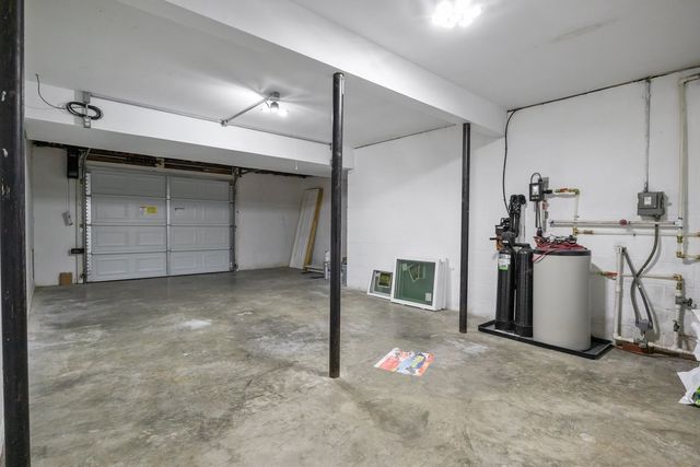 1024 E Piney Rd, Dickson, TN 37055