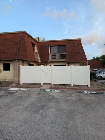 8114 N OAK TRACE WAY N D, Tampa, FL 33634