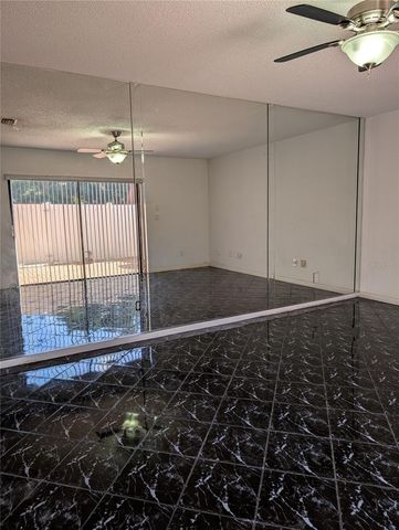 8114 N OAK TRACE WAY N D, Tampa, FL 33634