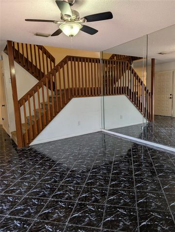 8114 N OAK TRACE WAY N D, Tampa, FL 33634