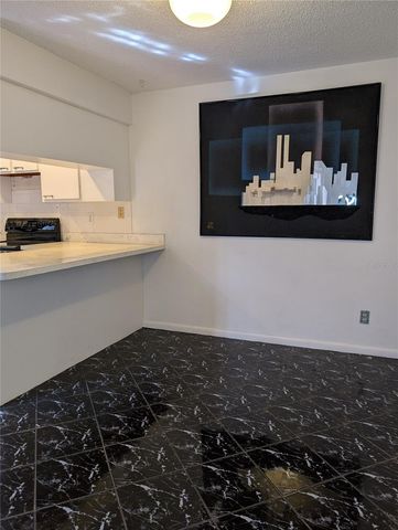 8114 N OAK TRACE WAY N D, Tampa, FL 33634