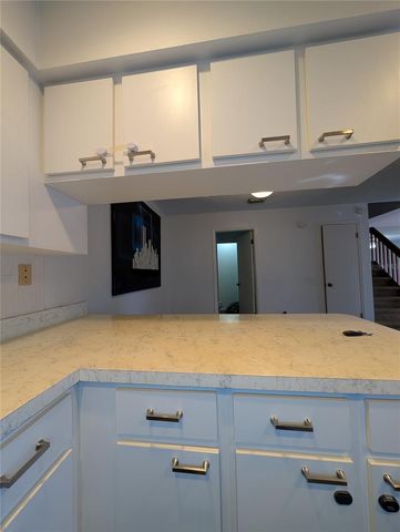 8114 N OAK TRACE WAY N D, Tampa, FL 33634