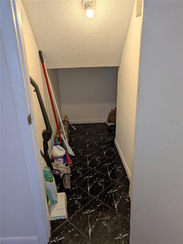 8114 N OAK TRACE WAY N D, Tampa, FL 33634