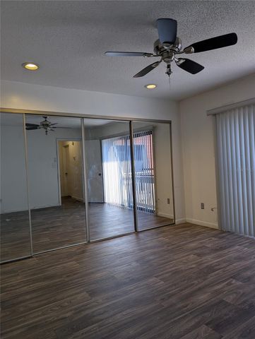 8114 N OAK TRACE WAY N D, Tampa, FL 33634