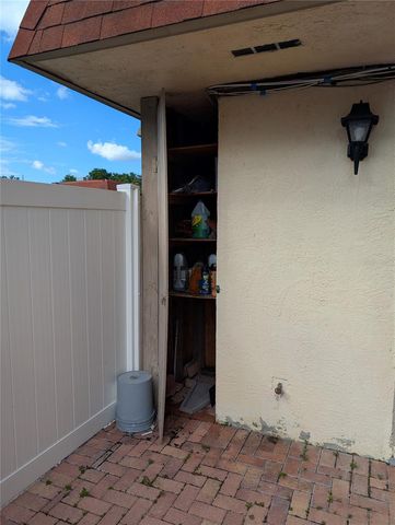 8114 N OAK TRACE WAY N D, Tampa, FL 33634