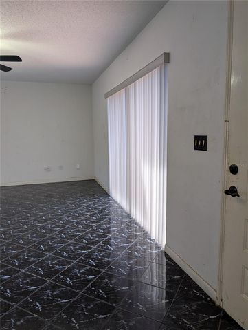 8114 N OAK TRACE WAY N D, Tampa, FL 33634