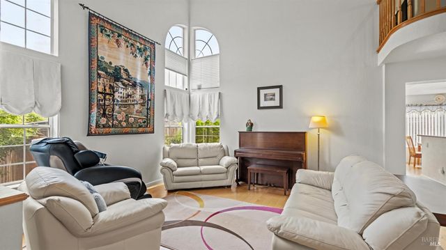 719 Riesling Ct, Petaluma, CA 94954