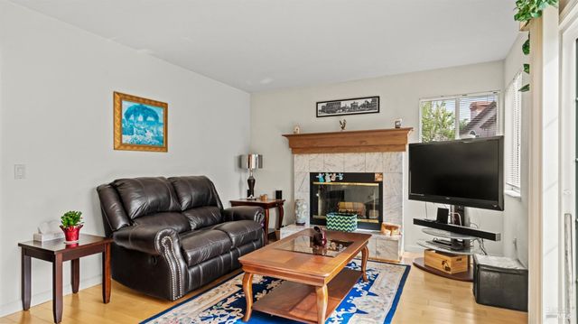 719 Riesling Ct, Petaluma, CA 94954