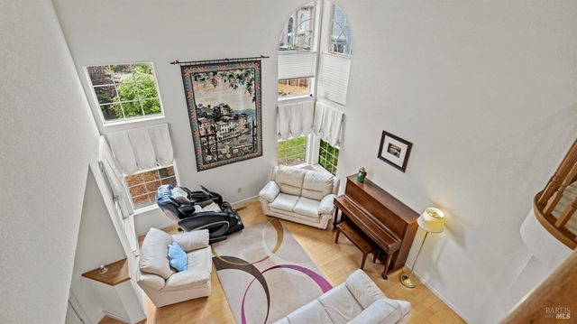 719 Riesling Ct, Petaluma, CA 94954