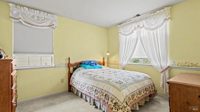 719 Riesling Ct, Petaluma, CA 94954