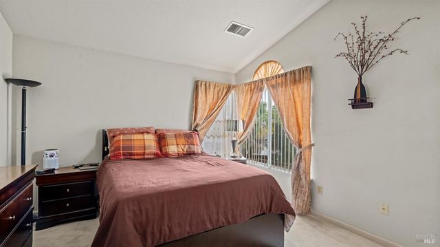 719 Riesling Ct, Petaluma, CA 94954