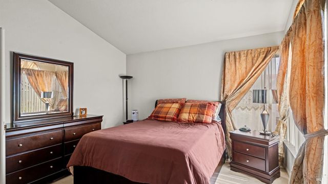 719 Riesling Ct, Petaluma, CA 94954