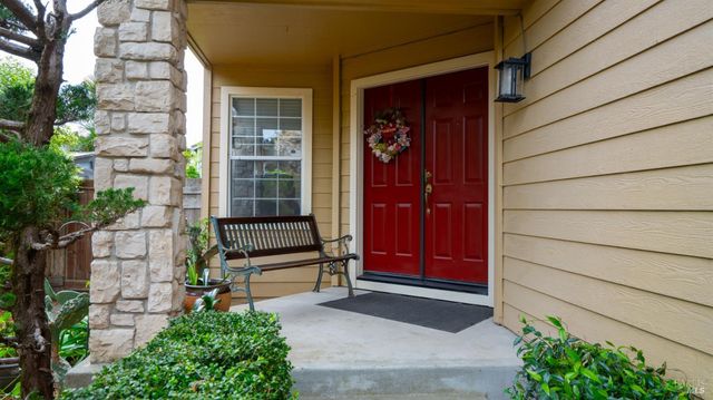 719 Riesling Ct, Petaluma, CA 94954