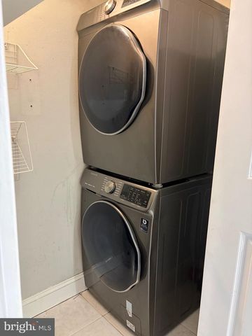 3307 WYNDHAM CIR #3165, Alexandria, VA 22302