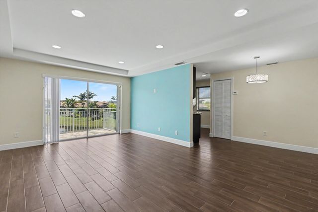 1250 SW 113th Terrace 204, Pembroke Pines, FL 33025