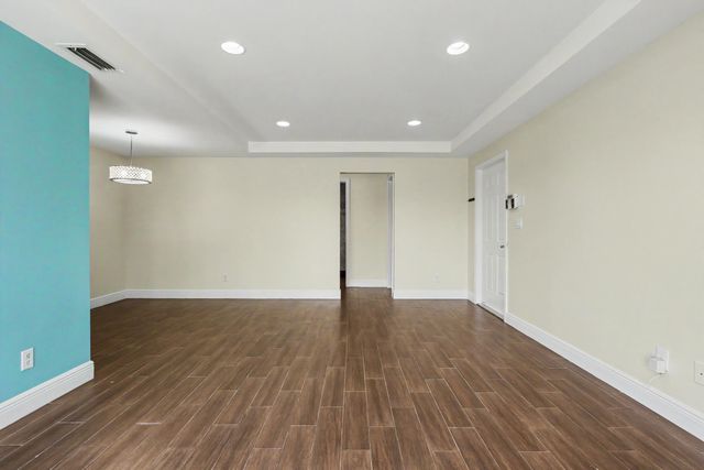 1250 SW 113th Terrace 204, Pembroke Pines, FL 33025