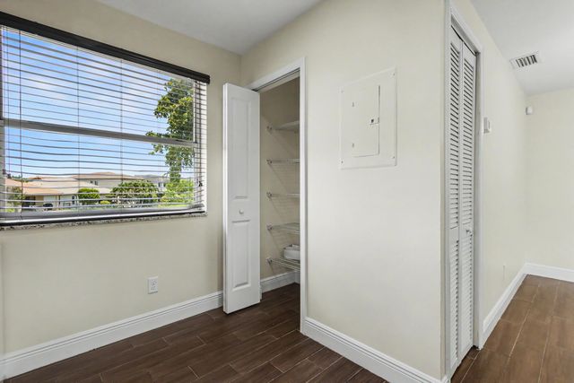 1250 SW 113th Terrace 204, Pembroke Pines, FL 33025