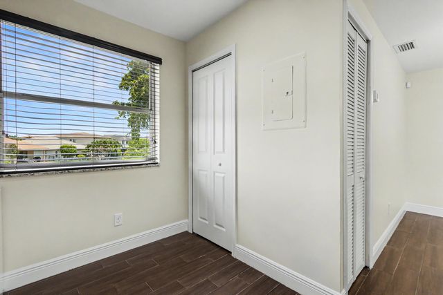 1250 SW 113th Terrace 204, Pembroke Pines, FL 33025