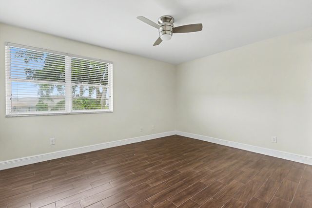 1250 SW 113th Terrace 204, Pembroke Pines, FL 33025