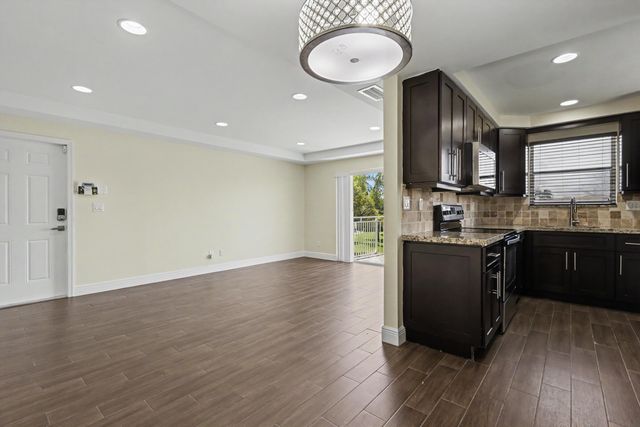 1250 SW 113th Terrace 204, Pembroke Pines, FL 33025