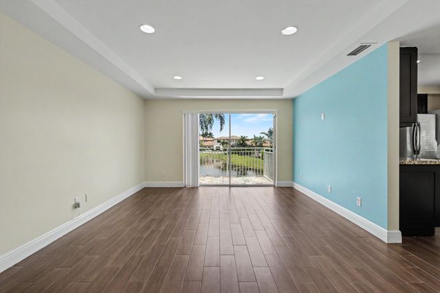 1250 SW 113th Terrace 204, Pembroke Pines, FL 33025