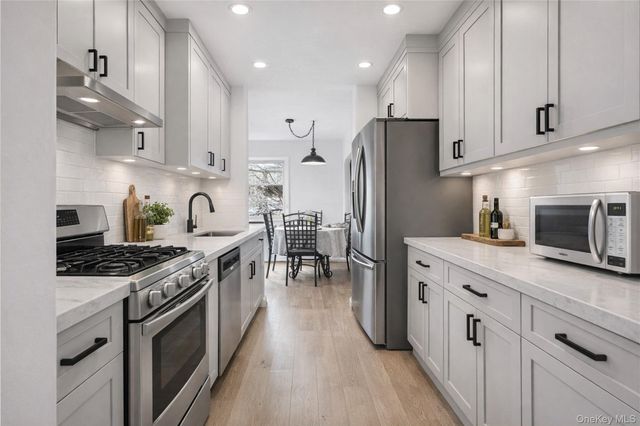 225 Adams Street H-1, Brooklyn, NY 11201