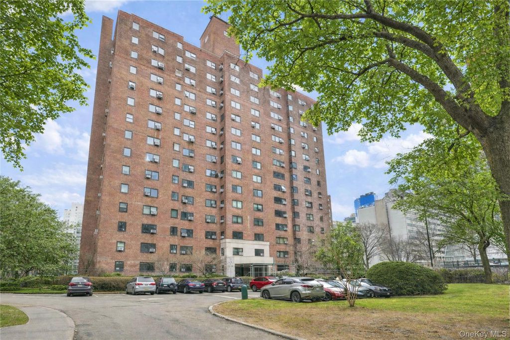 225 Adams Street H-1, Brooklyn, NY 11201