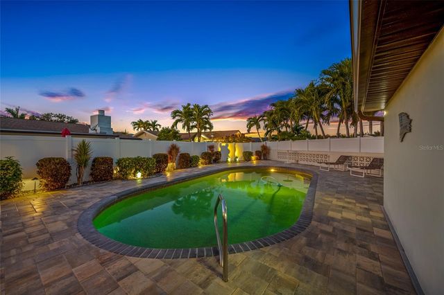 1101 80TH STREET COURT S, St Petersburg, FL 33707