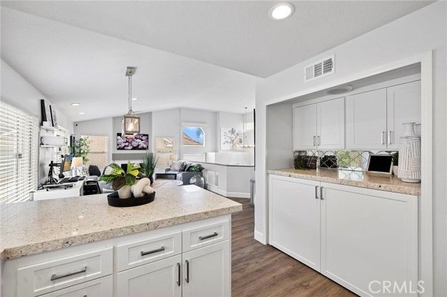 18 Cagney, Lake Forest (el Toro), CA 92610