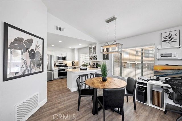 18 Cagney, Lake Forest (el Toro), CA 92610