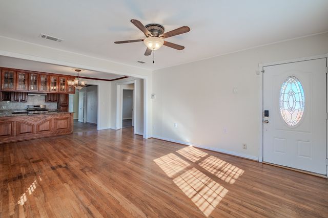 1107 Ferndale Avenue, Dallas, TX 75224