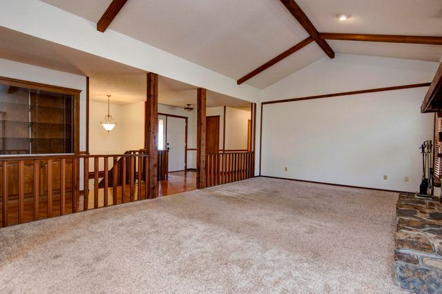 5532 S Roanoke Avenue, Springfield, MO 65810