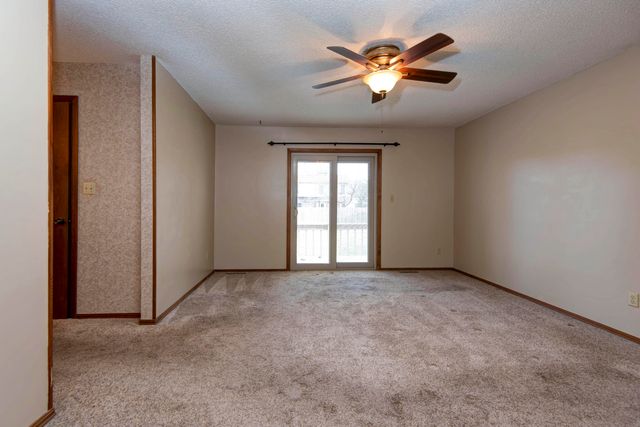 5532 S Roanoke Avenue, Springfield, MO 65810