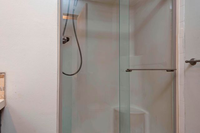 5532 S Roanoke Avenue, Springfield, MO 65810