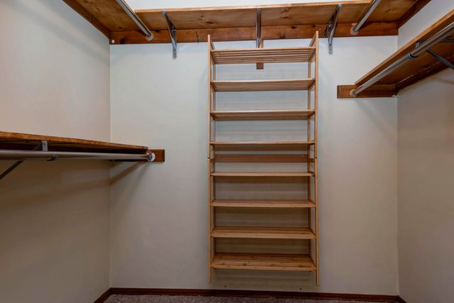 5532 S Roanoke Avenue, Springfield, MO 65810