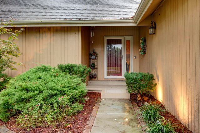 5532 S Roanoke Avenue, Springfield, MO 65810